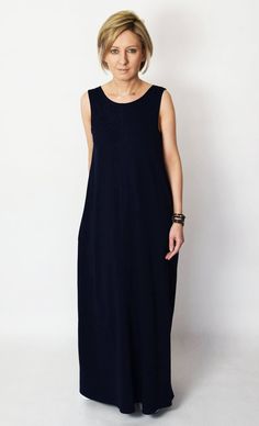 Cotton maxi dress with pockets on the sides and a neckline at the back. Perfect not only for summer :) Size (total length / bust) US --- UK --- EU/DE 4 ----- 6 ----- 34/XS (138/84) 6 ----- 8 ----- 36/S (138/88) 8 ----- 10 --- 38/M (139/92) 10 ---- 12 --- 40/L (140/96) 12 ---- 14 --- 42/XL (140/100) dimensions in cm. 100% cotton. Production methodsewn - own machinery - production in Poland by the Sisters Textile100% cotton, weight 180g/m2 Oversize Dress, Maxi Dress With Pockets, Cotton Maxi Dress, Oversized Dress, Cotton Midi Dress, Cotton Maxi, Maxi Dress Cotton, Summer Party Dress, Red Midi Dress