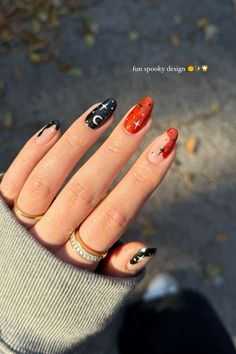 #HalloweenPin24 Spooky Cute, Diy Halloween Decorations, Black Nails, Almond Nails, Cute Halloween