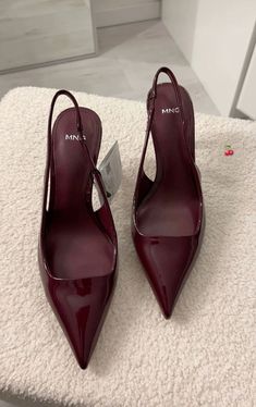 Red High Heels Aesthetic, Cherry Red Shoes, Cherry Red Heels, Aesthetic Shoes Heels, Red Heels Aesthetic, Fashion Shoes Heels Classy, Burgundy Shoe, Maroon Heels, Elegant Shoes Heels