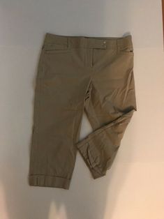 STYLE & CO Womens Beige Khaki Capri Pants with Cuffs Size 18 Department: Women Modified Item: No Length: Capri Size: 18 Material: Rayon / Nylon / Spandex Size Type: Regular Leg Style: Straight Inseam: 18" Brand: Style&co. Style: Khakis & Chinos Color: Beige Type: Pants STYLE & CO Womens Beige Khaki Capri Pants with Cuffs Size 18 Measures 18" inseam Calf measures 15" around - front slit pockets; faux slit pockets on rear Section G46 Benefits Charity Thank you for viewing this item. You will note, Pants Style, Brand Style, Khaki Chinos, Pants Color, Fashion Pants, Cargo Shorts, Capri Pants, Khaki Pants, Capri