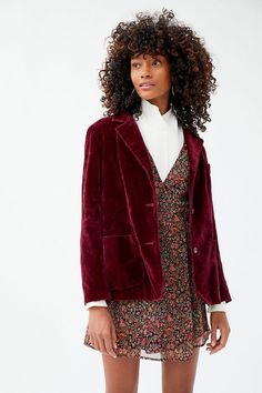 1950s Fashion Trends, Building Wardrobe, Velvet Blazer Outfit, Urban Shoot, Blazer Dress Outfits, 90’s Outfits, Winter Apparel, Ombré Hair, Outfit 90s