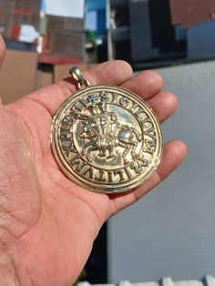 You are looking at a big Brass Templar Knights Pendant Amulet. The Pendant is made from Brass. Dimensions: 85 mm (3.35 inch) includes the Bail x 68 mm (2.68 inch) Diameter of the Bail is 5 mm (0.20 inch) All items are shipped from Thailand and the delivery time is between 10 and 21 Business days Templar Knights Amulet, Ancient Brass Amulet, Medieval Templar Knights Seal, Solid Brass Pendant, Handmade Amulet, Costume Medieval Amulet Gold Medieval Jewelry For Themed Events, Medieval Gold Jewelry For Fantasy Events, Templar Knights, Costume Rings, Brass Pendant, Pinky Ring, Jewelry Maker, Pendant Necklaces, Solid Brass