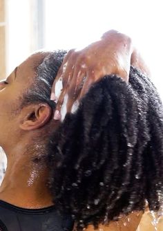 #washday #wash #hair #shampoo #conditioner #hair #mask #hairmake #hairmask #beautyblog #beauty #aesthetic #blog #beautyskincare #skincare #haircare #nyc #photography #black #women #instagram #photooftheday Natural Hair Maintenance, Hair Chart, Type 4c Hairstyles, Hair Washing Routine, 4c Hair Care, Type 4 Hair, Afro Textured Hair, 4c Natural, Different Hair Types