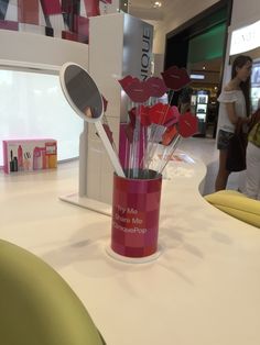 Clinique's 'Try me and Share me' lipstick display encourages customers to take a selfie with their chosen shade before buying. Makeup Display Ideas, Lipstick Display, Cushion Makeup, Promotional Ideas, Makeup Decor, Makeup Display, Take A Selfie