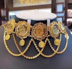 Persian Gold Jewelry, Ginni Jewellery Design, Algerian Jewelry, Gold Coin Jewelry, Dubai Gold Jewelry, Unique Gold Jewelry Designs, Gold Jewels Design, Choker Necklace Designs, Gold Bridal Jewellery Sets