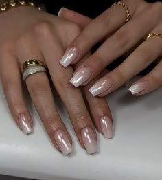 New Years Nail Designs Chrome, Pearl Ombre Nails, French Chrome Nails Designs, Pearl Colored Nails, Chrome Ombre Nails Designs, Silver Ombre Nails, Chrome Pearl Nails, Chrome Ombre Nails, Pearl Chrome Nails