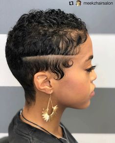 beauty♡fashion♡makeup♡   •FOLLOW @xolinae🦋💕🌟 Tapered Twa Hairstyles, Natural Hair Pixie Cut, Finger Wave Hair, Tapered Hair, Short Hair Images