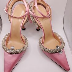 Brand New, Never Worn Pink Mach & Mach Satin Georgia Crystal Pointed Toe High Heels Size 37/U.S. 7 Feel Beautiful With Every Step! Ready To Ship! Silver Wedding Dress, Bow High Heels, Glitter Pumps, Square Toe Sandals, Bow Pumps, Silver Pumps, Bow Heels, Satin Heels, Satin Pumps