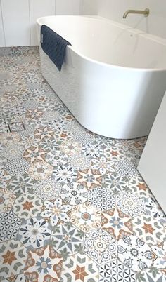 Hexagonal Spanish porcelain floor tiles Random Tile Pattern Floor, Moroccan Tiles Bathroom Floor, Spanish Tiles Bathroom, Lvt Flooring Bathroom, Hexagon Floor Tile Pattern, Moroccan Tiles Bathroom, Hexagon Bathroom Tile, Hexagon Bathroom