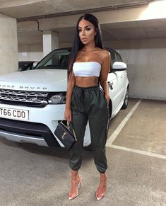 SorelleUK on Instagram: “😍 Saturday Night Get UP... @manuellax In Our Calina Trousers 👌🏾 www.sorelleuk.com” Casual Bar Outfits, Bar Outfits, Club Outfits For Women, Fashion 70s, 2000 Fashion, Vegas Outfit, Tall Fashion, Looks Party, Elegante Casual