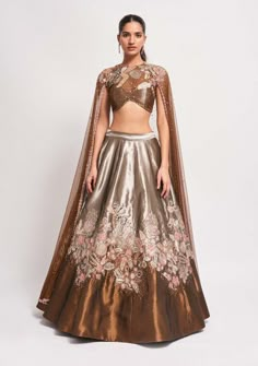 Two Tone Lehenga, White Floral Lengha, Riddhi Mehra Lehenga, Aza Fashion 2024, Fancy Chaniya Choli Designs, Aisha Rao Lehenga, Copper Lehenga, Lehenga With Cape, Lehenga Cape