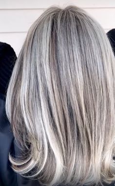 White Hair Blending Highlights, Warm Gray Hair, Blonde Highlights Bob Haircut, Grey Transition, Grey Blending, Bobbed Hair, 2024 Hairstyles, Long Layer