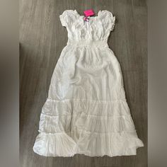 Nwt Betsey Johnson Cotton Clip Dot Sweetheart Smocked Midi Dress M Size: M, Color: White , Measurement:Approx. 16” Armpit, 7” Sleeve, 13” Waist Elastic, , 50” Length , Material: 100% Cotton, Fitted Short Sleeve Smocked Dress With Lace Trim, Casual Tiered Broderie Anglaise Dresses, Fitted Swiss Dot Tiered Dress, White Swiss Dot Dress For The Beach, White Swiss Dot Beach Dress, White Smocked Dress With Lace Trim For Daywear, White Lace Trim Smocked Dress For Daywear, Spring Smocked Dress With Lace Trim, Casual Swiss Dot Dresses For Daywear