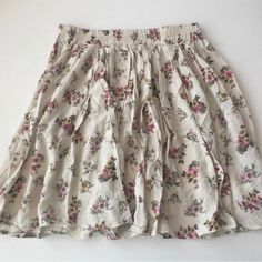 Brandy Melville Floral Print Skirt. Nwot. Never Worn. This Skirt Is "One Size" But The Band Is Stretchy And Can Fit An Xs/S/M. There May Be Minor Flaws Due To How This Was Manufactured And Age. Please Keep In Mind This Is Many Years Old And Has Been Sitting In Storage For Years So There May Be A Scent. Please Wash Before Wearing. Will Fold And Place In Between Padding And In An Envelope. Feminine Cotton Floral Print Skirt, Flowy Cotton Mini Skirt With Floral Print, Casual Floral Print Skirt For Daywear, Cotton Mini Skirt With Floral Print, Summer Lined Skirt For Daywear, Summer Daywear Lined Skirt, Spring Daywear Mini Skirt, Spring Mini Skirt For Daywear, Vintage Mini Skirt For Summer