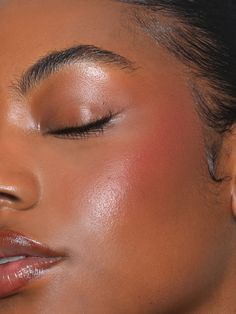 Mekap Mata, Makeup For Black Skin, Brown Skin Makeup, Smink Inspiration, Soft Glam, Make Up Inspo, Dark Skin Makeup, Face Card