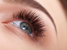 Die 9 besten Hausmittel aus aller WeltIn Deutschland denkt man bei Hausmitteln vermutlich sofort an Omas HühnersuppeKarin Berndl und Nici Hofer gehen weiterund suchen in ihrem Buch die besten... Lvl Lashes, Semi Permanent Lashes, Eyelash Tinting, Eyelash Perm, Eyelash Enhancer, How To Grow Eyelashes, Volume Eyelash Extensions, Eyelash Growth, Fake Lashes