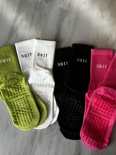 Breathable Sweat-absorbing non-slip Pilates Socks Pilates Socks Aesthetic, Pilates Girl, Sock Display, Spooky Basket, Socks Aesthetic, Sock Company, Pilates Socks, Pilates Princess, Yoga Socks