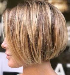 Jaw Length Hair, Very Short Bob Hairstyles, Chignon Simple, Easy Hair Up, Easy Updos For Medium Hair, Bob Hairstyles For Thick, Bob Hairstyles With Bangs, Haircut Types, Textured Bob