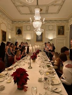 Old Money Princess Aesthetic, Classy Family Aesthetic, First Lady Aesthetic, Elegant House Party, Old Money Event, Classy Party Aesthetic, Royalty Theme Party, Old Money Dinner, Old Money Party