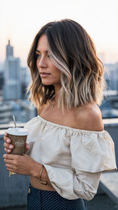 Medium Length Brown And Blonde Hair, Balayage For Shoulder Length Hair, Above Shoulder Brunette Hair, Hair Inspiration Oval Face, Balyage Medium Hair Brunette To Blonde, Fall Blonde Lob, Shoulder Hair Length Hairstyles, Lob Color Ideas, Cool Color Balayage