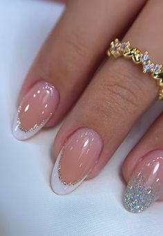 Nail Polish Art Designs, French Almond, Elegant Touch Nails, Quick Nail Art, Mickey Nails, Ombre Acrylic Nails, Gel Nails Diy