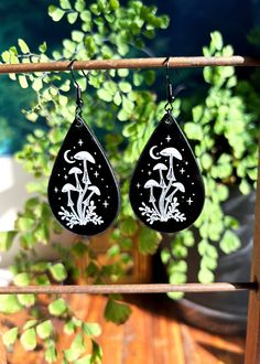 Wooden Teardrop Earrings Diy, Wood Earrings Diy, Black Acrylic Earrings, Painting Earrings, Earrings Mushroom, Wood Jewelery, Teardrop Jewelry, Witch Earrings, Acrylic Jewelry