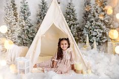 Christmas Tipi, Teepee Photography, Christmas Teepee, Winter Board, Christmas Session, Photoshoot Backdrops, Christmas Backgrounds, Christmas Shoot