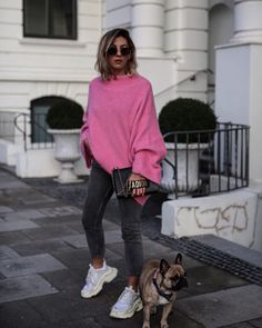 Pink Pullover Outfit, Pullover Sweaters Outfits, Pink Sweater Outfit, Vinter Mode Outfits, Casual Chique Stijl, Pink Oversized Sweater, Sweater And Jeans, Winter Sweater Outfits, Pullovers Outfit