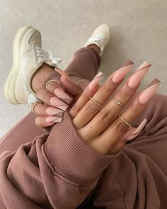 Neutral Nail Designs Coffin, Long Neutral Acrylic Nails, Long Neutral Nails, Burgundy And Nude Nails, Minimalist Nails Square, Fall Baddie Nails, Nude Baddie Nails, Ongles Beiges, Fall Coffin Nails