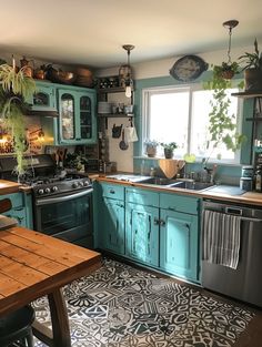 Boho Kitchen Ideas: Colorful Tiles and Natural Wood Accents Emerald Kitchen, Chic Boho Living Room, Elizabeth House, Living Room Design Boho, Boho Kitchen Ideas, Colorful Tiles, 1970s House, Vibrant Living Room, Patterned Tiles