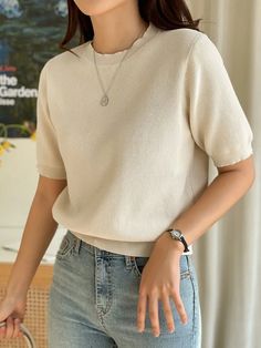 DAZY Solid Ribbed Knit Top | SHEIN USA Golden Blouse Designs, Knitted Top Outfit, Simple Casual Outfits, Classic Style Outfits, Plain Outfits, Quick Outfits, Womens Fashion Inspiration, Fashionista Clothes