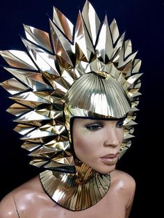 Cleopatra Egyptian goddess metallic headpiece in chrome or | Etsy Gold Futuristic, Cleopatra Headdress, Egyptian Headpiece, Egyptian Goddess Costume, Egyptian Sun, Model Jeans, Headpiece Diy, Sun Goddess, Goddess Costume