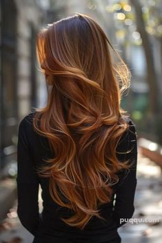 #momcut #couleurcheveux2024 #fishtailbraid #κούρεμαbob #blackhairwithblondemoneypiece Brunette 2024, Sunkissed Brunette, Sunkissed Hair Brunette, Sunkissed Hair, Summer Magic, Hair Brunette, Brunette Color, Tone Hair, Hair Color Dark