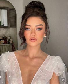 Hair Styles For Engagement Brides, Hairstyles For Gown Dress, Modern Bride Hairstyles, Short Updo, Veil Hair, Bridesmaid Hair Makeup, Wedding Guest Hairstyles