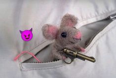 Cute Rats, Felt Mouse, Miniature Animals, Cute Stuffed Animals, Cute Crafts, Cute Little Animals, Animal Jewelry, Browning, Needle Felted