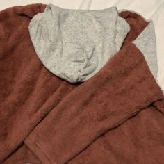 M Sweatshirt Sherpa. Never Worn Brown Long Sleeve Fleece Sweatshirt, Brown Sherpa Fleece Jacket With Long Sleeves, Sherpa Hoodie With Double-lined Hood For Fall, Cozy Brown Sherpa Outerwear, Lightinthebox Woman’s Sherpa Sweatshirt, Sweaters For Women, Sweatshirts, Women Shopping, Color