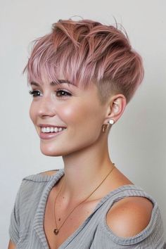 Pixie Pink Hair, Pink Pixie Haircut, Kort Pixie, Face Shape Hair, Classic Pixie