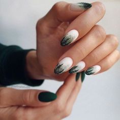 Matte finish white nail color with green pine trees nail art on medium round nails Nature Inspired Nails, Tree Nail Art, Kutek Disney, Tree Nails, Christmas Nails Easy, Her Nails, Christmas Nails Acrylic, Nails 2023, Winter Nail Designs