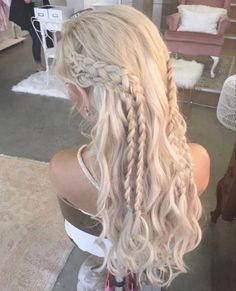 Long White Hairstyles For Women, Midevil Braided Hairstyles, Hunger Games Inspired Hairstyles, Intricate Braids For Long Hair, Valyrian Hairstyle, Targeryan Hair, Avatar Hairstyles Pandora, Cute Hairstyles Prom, Braided White Hair