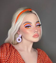 Makeup Through The Decades, Twiggy Costume, 60s Eye Makeup, 60s Inspired Makeup, 60s Twiggy, Hippie Makeup, 70s Makeup, Drag Make-up, Through The Decades