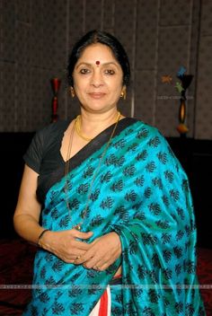 neena gupta. Older Actresses, Draping Styles, Movie Cast, Saree Draping, Indian Cinema, Beautiful Dresses Short