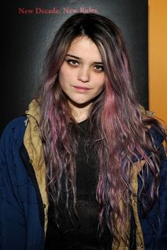 Dark Hair Color Ideas - Glam Bistro 2010s Celebrities, My Little Pony Hair, Purple Streaks, Long Hair Inspiration, Sugaring Hair Removal, Hair Rainbow, Sky Ferreira, Dip Dye Hair, Neon Hair