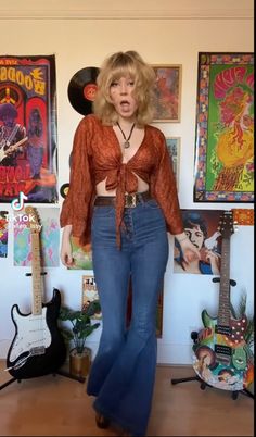 70s Style Outfits Plus Size, 70s Outfits Midsize, Whimsical 70s Outfits, 70s Fashion Jeans, Mid Size 70s Fashion, 70s Girl Outfit, Modest 70s Outfits, 70a Fashion, 70s Female Fashion