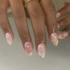 2024 Summer Nails Short, Pink Seashell Nails, Nails Seashell, Seashell Nail Art, Shell Nail Art, Shell Nails, Seashell Nails