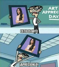 two cartoon pictures with the same caption in spanish and an image of a woman holding up