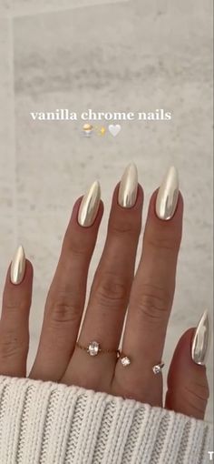 Off White Nails With Chrome, Cocktail Onions Drink, Minimal Nye Nails, Classy Sheek Nails, White Nails Tan Skin, Classy Winter Nails 2023, Prom 2024 Nails, Nails For Formal Dance, Sorority Formal Nails