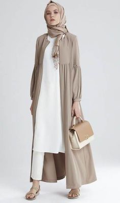 Stile Hijab, Tokyo Street Fashion, Muslimah Dress, Casual Hijab Outfit, Muslim Fashion Dress, Muslim Dress, Abaya Designs