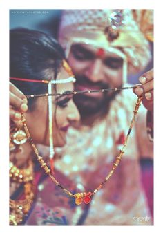 Marathi Wedding Aesthetic, Marriage Photoshoot, Marriage Poses, Long Mangalsutra, Indian Bride Photography Poses, Indian Wedding Poses, Bride Photos Poses, Marriage Photography