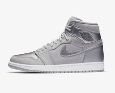 Silver Metallic Dress, Silver Outfits, Retro Basketball Shoes, Buy Jordans, Air Jordan 1 Retro High Og, Air Jordan 1 Retro High, Nike Air Jordan 1, Air Jordan 1 High, Jordan 1 High