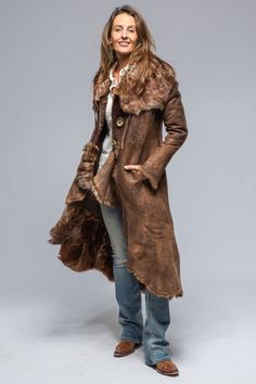 Brown Shearling Outerwear With Faux Fur Lining, Shearling Outerwear With Zipper Closure And Long Sleeves, Shearling Coat Womens, Fitted Brown Shearling Fur Coat, Rugged Brown Shearling Outerwear, Vintage Brown Shearling Outerwear, Travel Jacket, Mac Jeans, Knit Outerwear